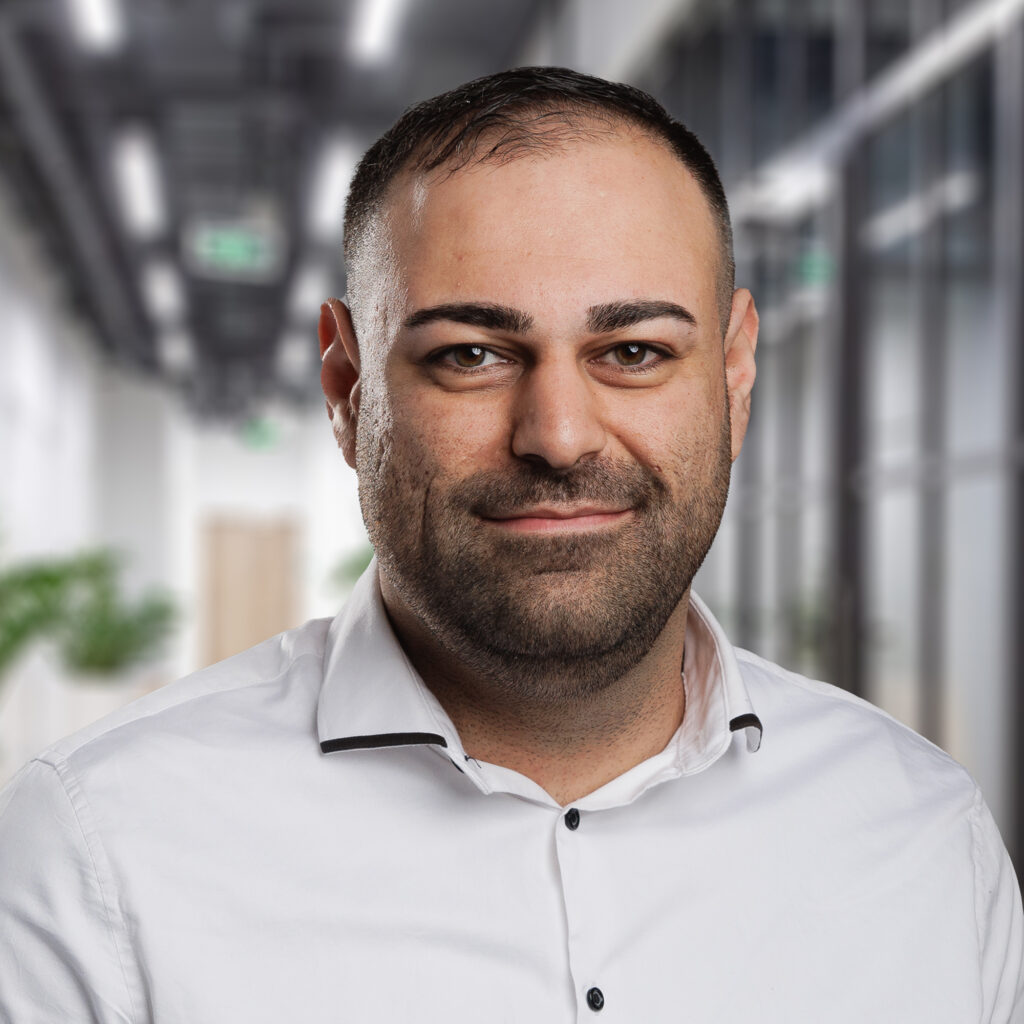 Avista-Shegani-Kleur-1